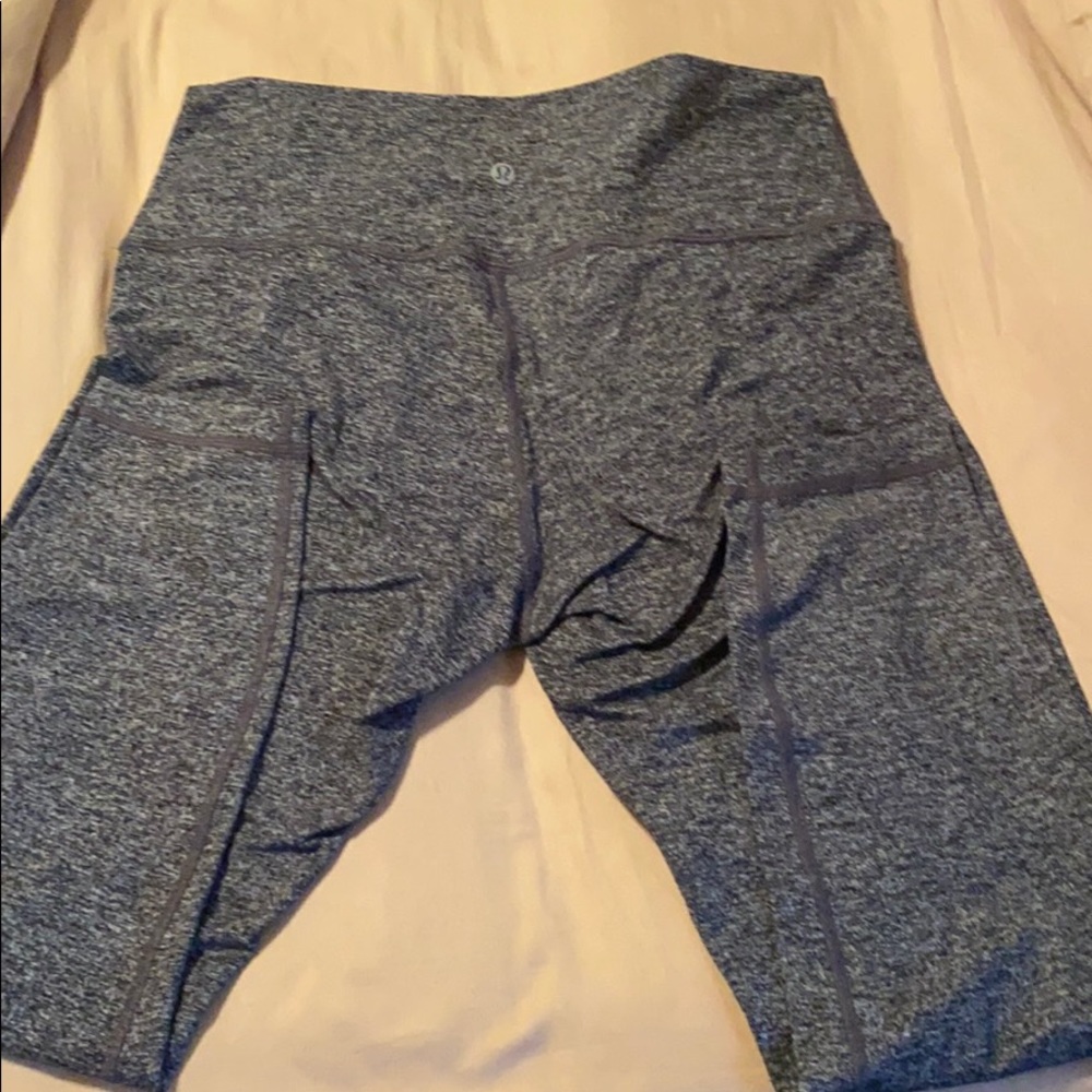 Lululemon Wunder Under 25” crop. Women’s size 12